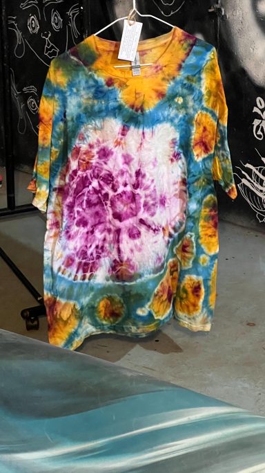 tie dye t-shirt 25$